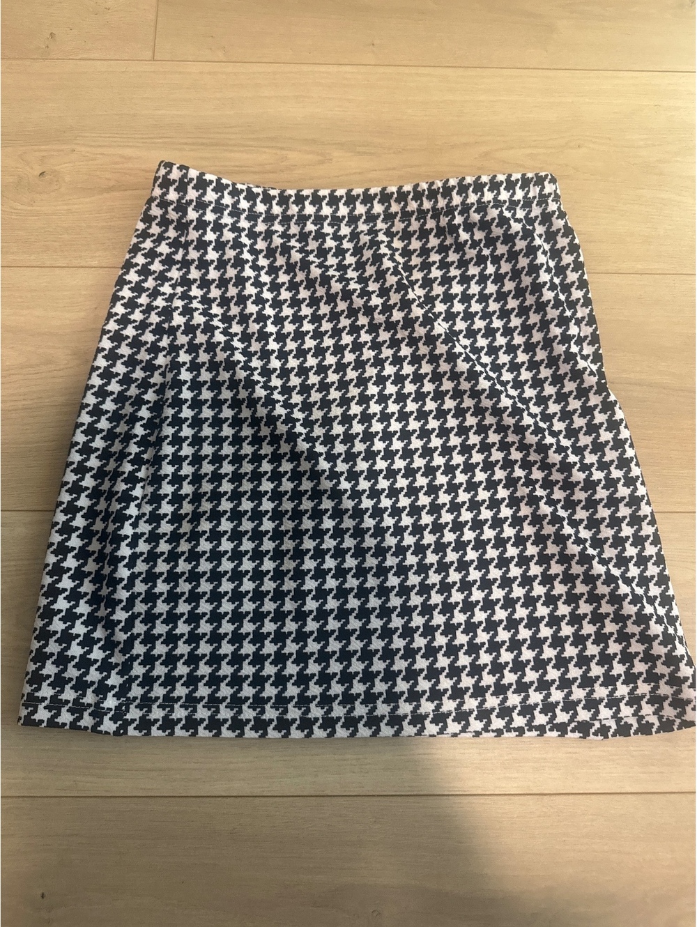 SHEIN Women's Black and White Houndstooth A-Line Skirt Size S (US 4, EU 36)